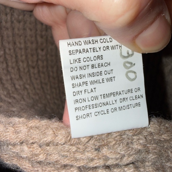 Elegant Tan Women's Coat - Picture 7 of 7